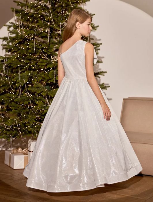 Шикарное платье для девочки рост 164-170