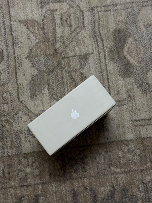 AirPods почти новые