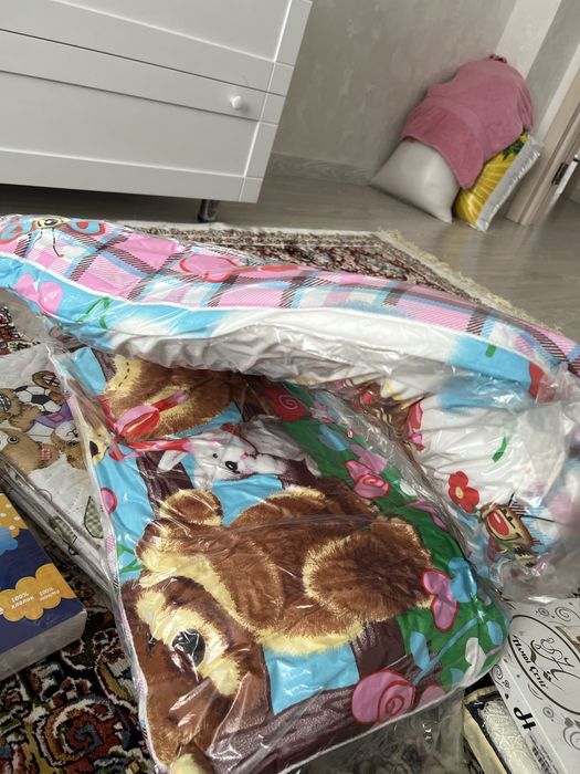 Детское пастельное белье и 2 подушки,каждое по отдельности