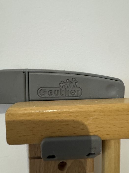 Барьер для лестницы, ворота безопасности