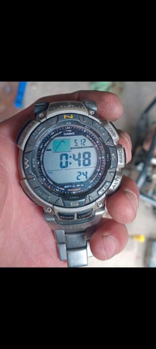 Casio Pro - Trek PRG - 240 T