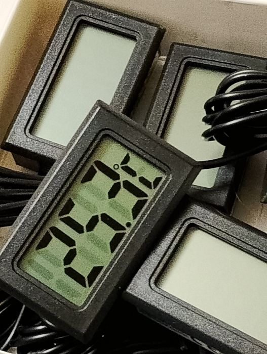 Електронен термометър за аквариум