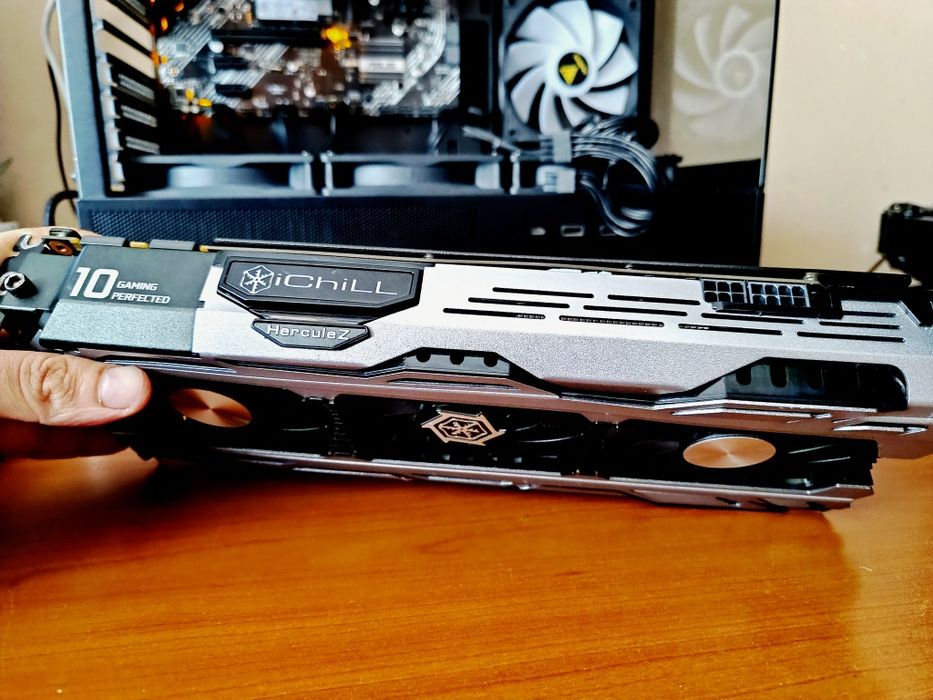 Placă Video Inno3D GeForce GTX 1080 iChill X3 HerculeZ – 8GB GDDR5X