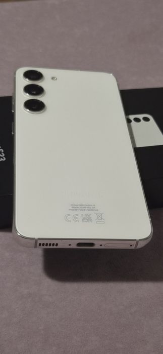 Samsung S23, 256 GB с подарък два калъфа и протектор