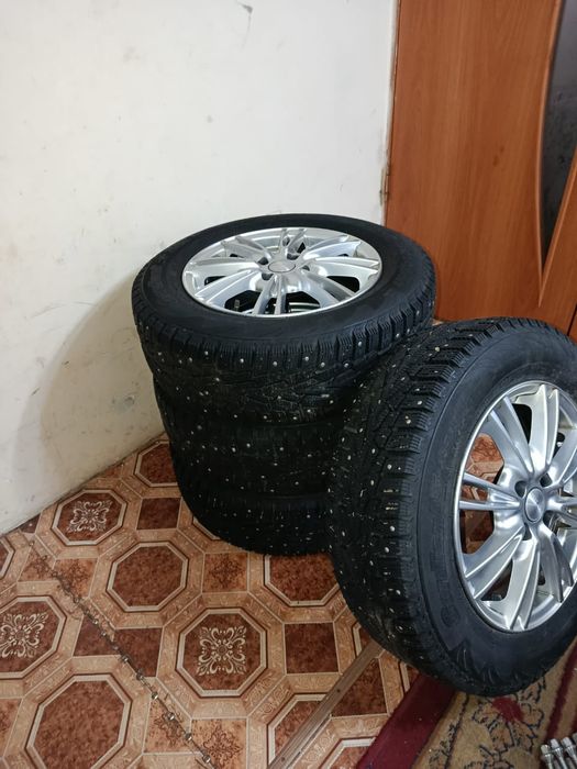 Продам зимние авто шины с дисками