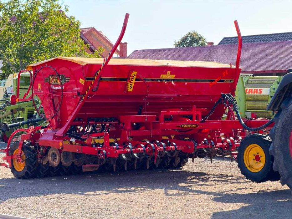 Semanatoare Vaderstad Rapid 400 Super XL an 2015 cu pregatire kuhn Gaspardo Amazone John Deere Case Claas Fendt New Holland