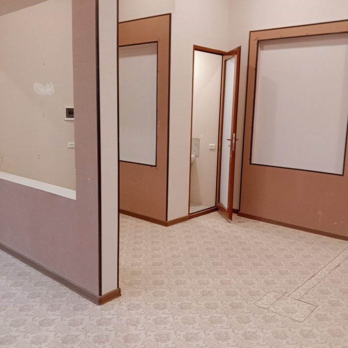 Продаетс магазин с подвалом.