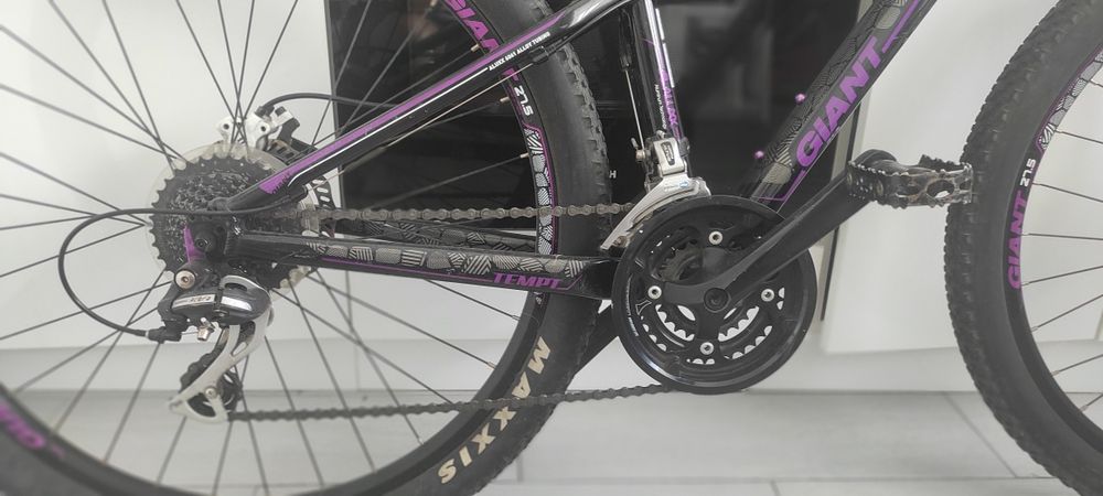 Велосипед Giant Maxxis