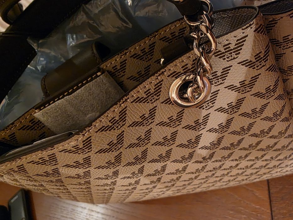 Продам сумку ARMANI