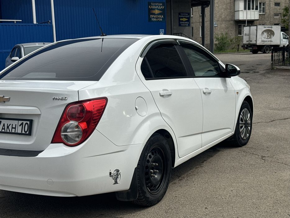 Продам машину шевроллет авео