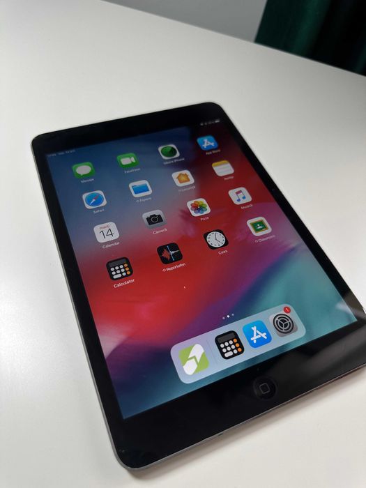 Vând iPad Mini 2 Retina Wi-Fi, 16 GB, Gri Stelar