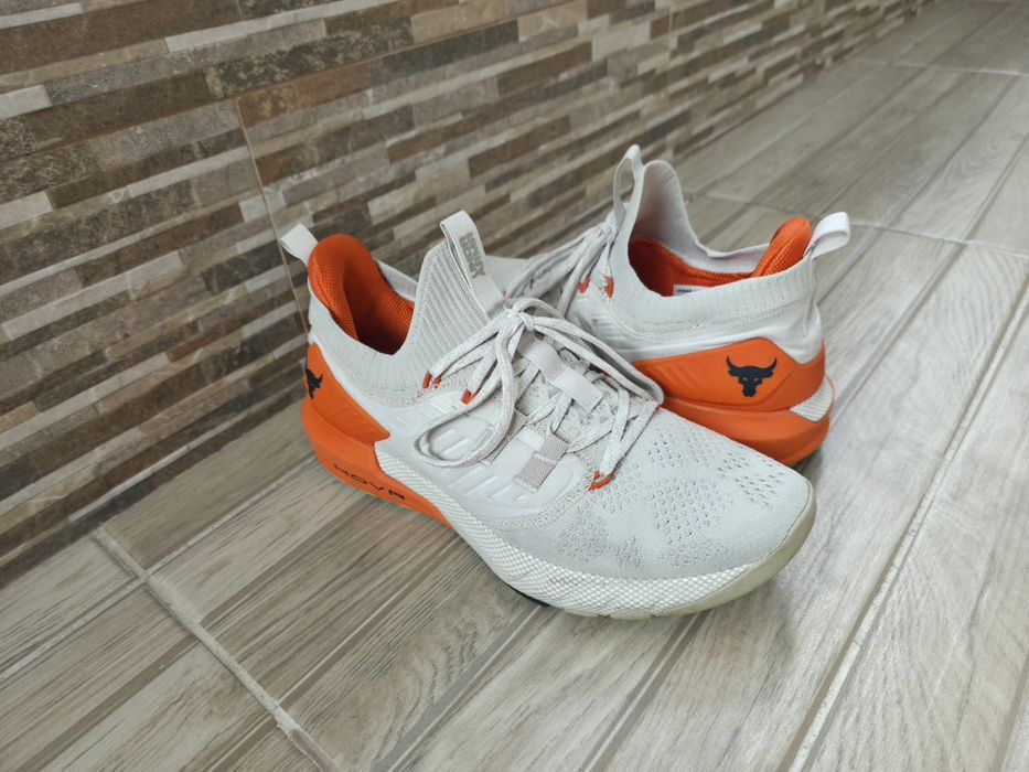 Маратонки Under Armour Project Rock 3 като нови, бели и оранжеви, номе