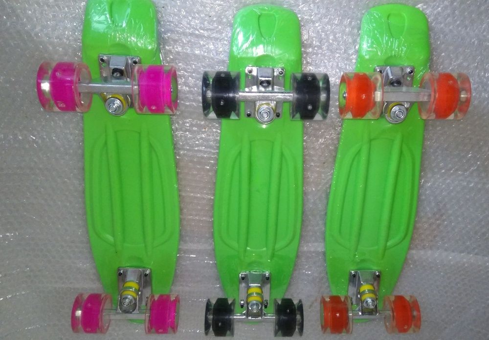 Пениборд скейтборд СВЕТЕЩИ всички цветове в комбинация Penny Board