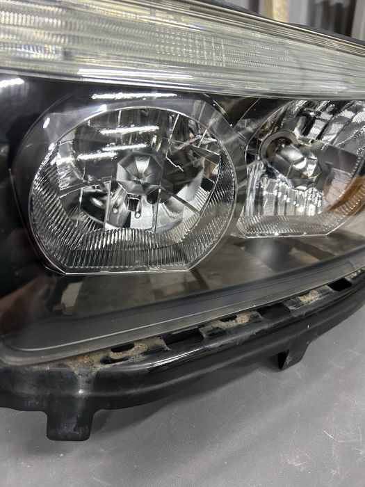 Фары Subaru Forester SG5