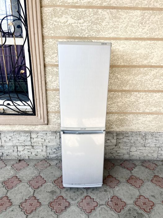 Продам холодильник Самсунг серый