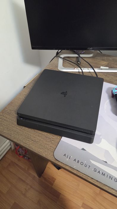 PlayStation 4 Slim 1Tb + 2 Controlere + Uncharted 4