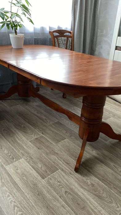 Продам большой стол