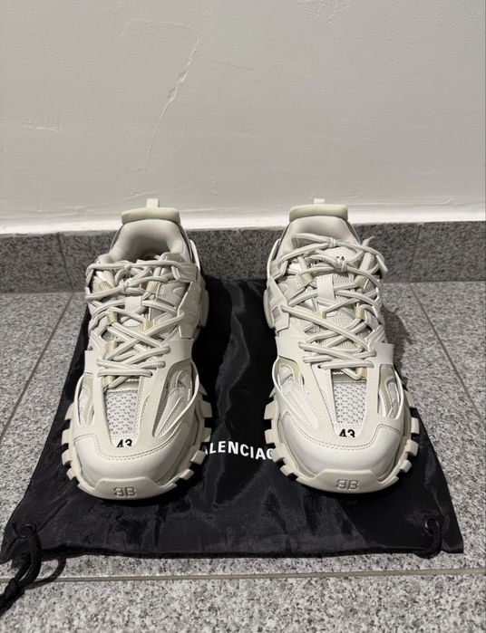 Balenciaga track
