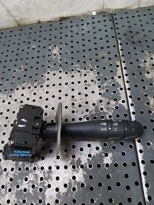 Maneta semnalizare dacia logan ls