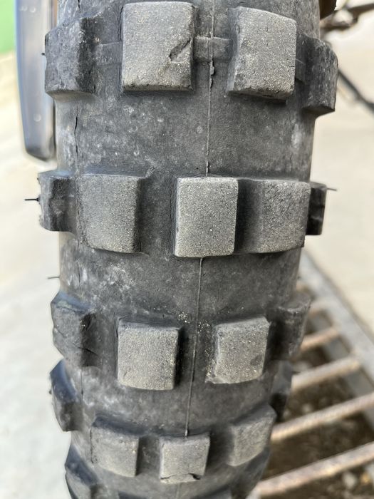 Предна гума 100 90 19