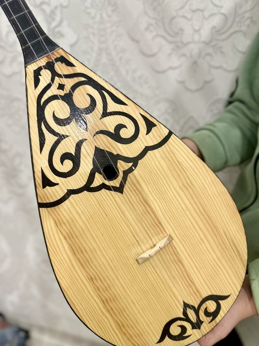 Продам Домбыра размер 44