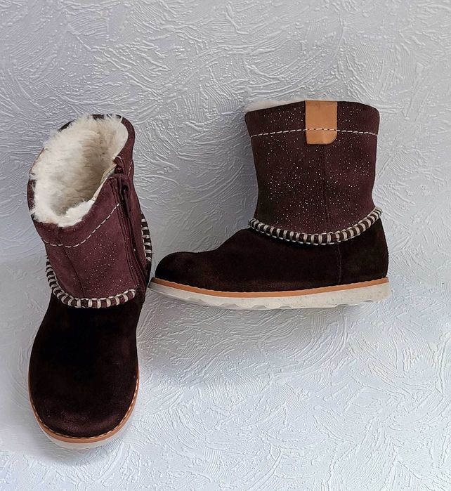 Cizme fete Clarks Crown  măr 22 UK5.5  int 13cm piele îmblănite ca NOI