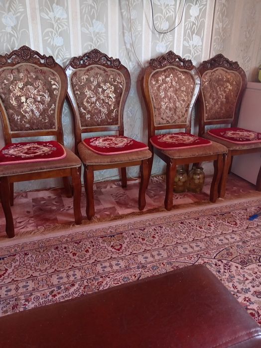 Стол гостинный , 10 стульев