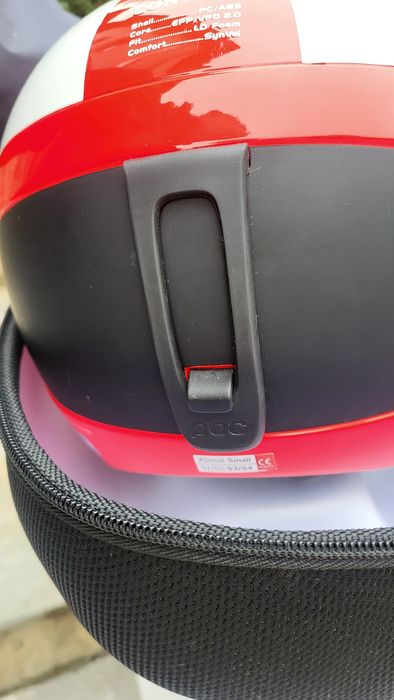 Ски, каска, щеки и обувки