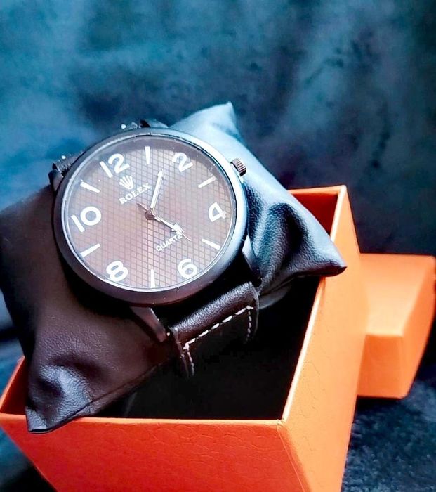 Продаются кварцевые часы, новые!