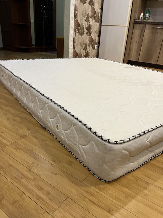 Матрас Пружинный 2м х 1,8м