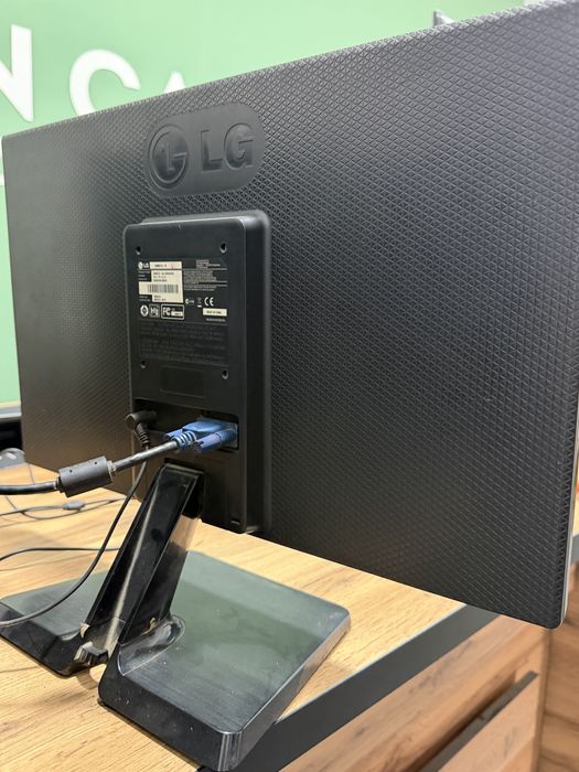 LG Manitor 19dyum OPTOM NARXDA