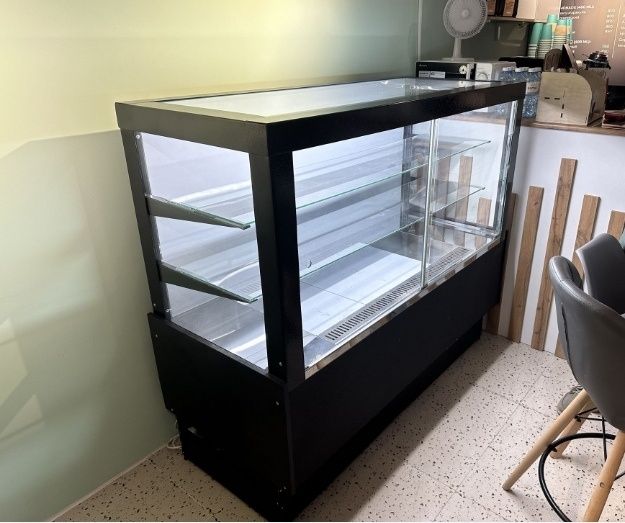 Кондитерский холодильник