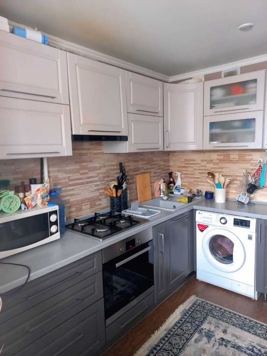 Продам 2 комнатную квартиру ленинградку