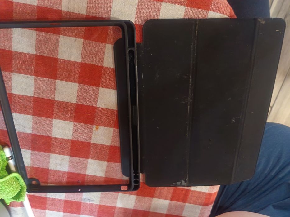 Vând ipad generația a 8 a