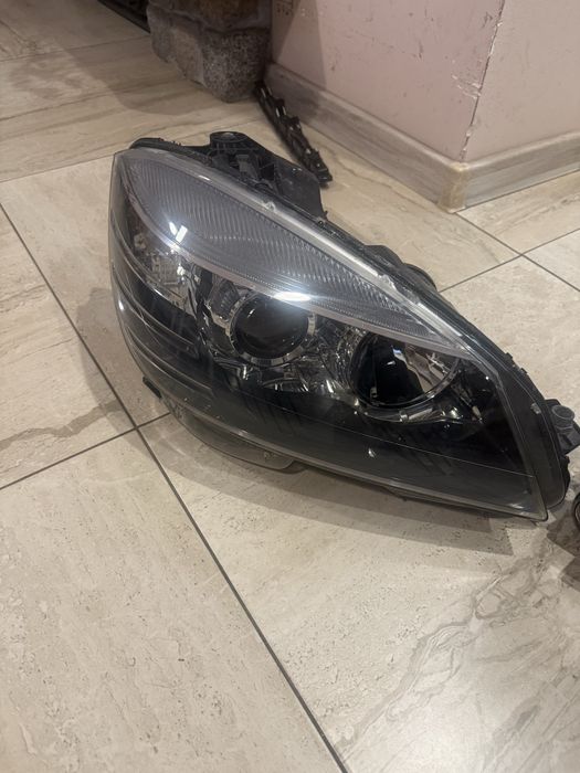 Фар Мерцедес ЦЛЦ Mercedes CLC farove