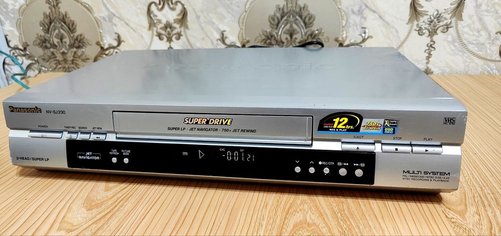 Видеомагнитафон Panasonic