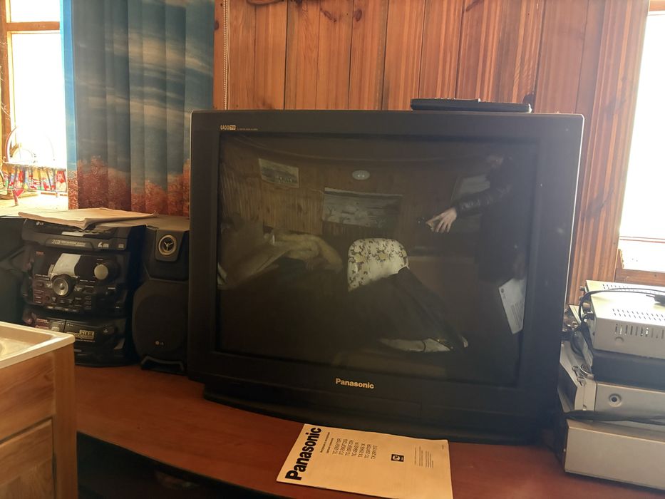 Продам телевизор