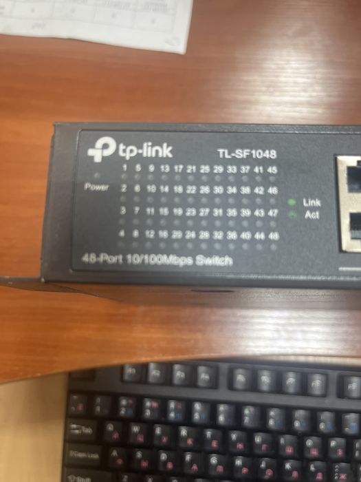 Продам 48 портовый неуправляемый коммутатор