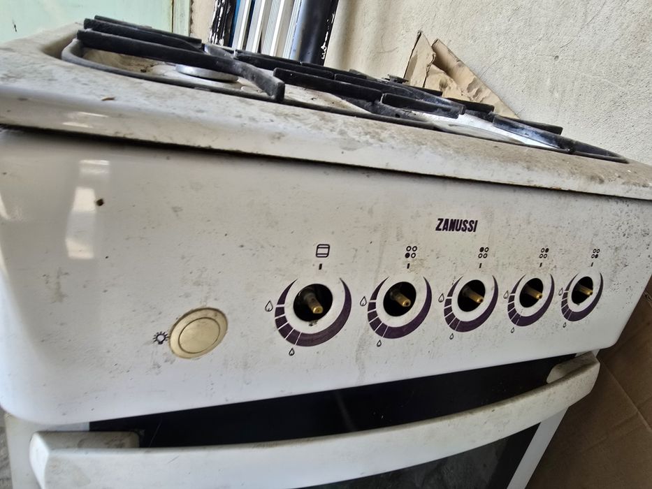Газ плита zanussi