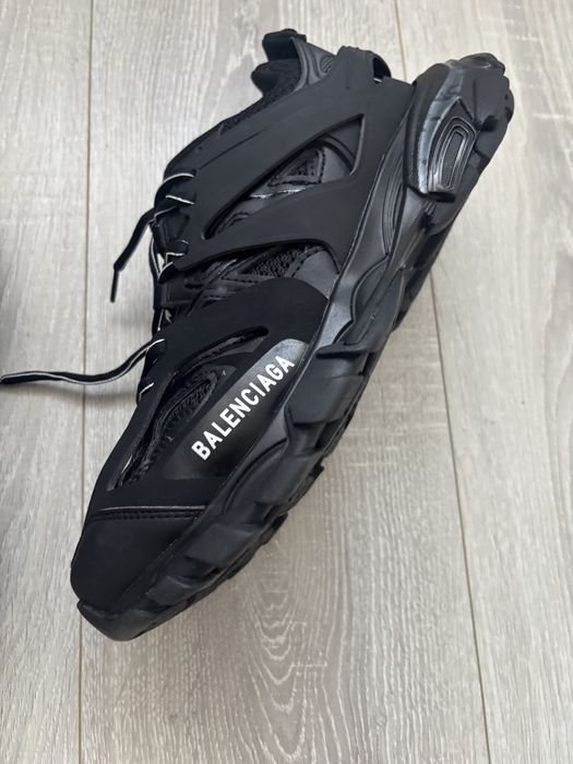 Balenciaga Track