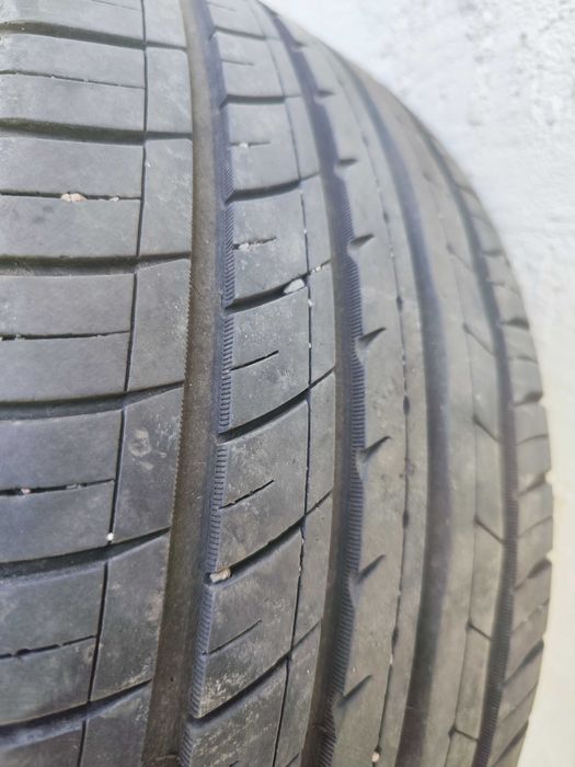 Летние шины 245/40Z19 комплект