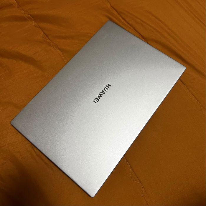 Ноутбук Huawei i3