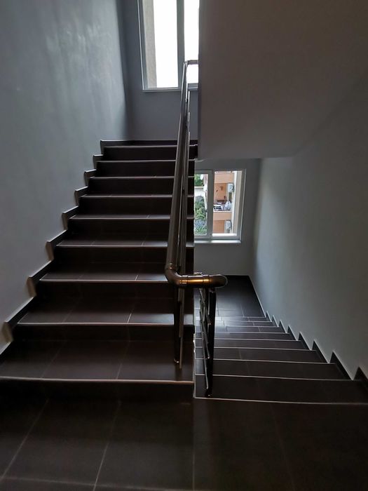 Дава се под наем Тристаен апартамент в к.к. Слънчев бряг - 80 кв.м за 178.5 € - Снимка #2