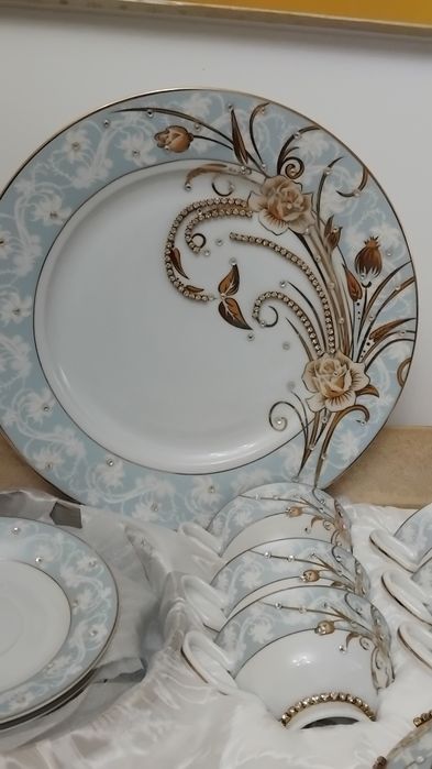 Продам сервиз новый