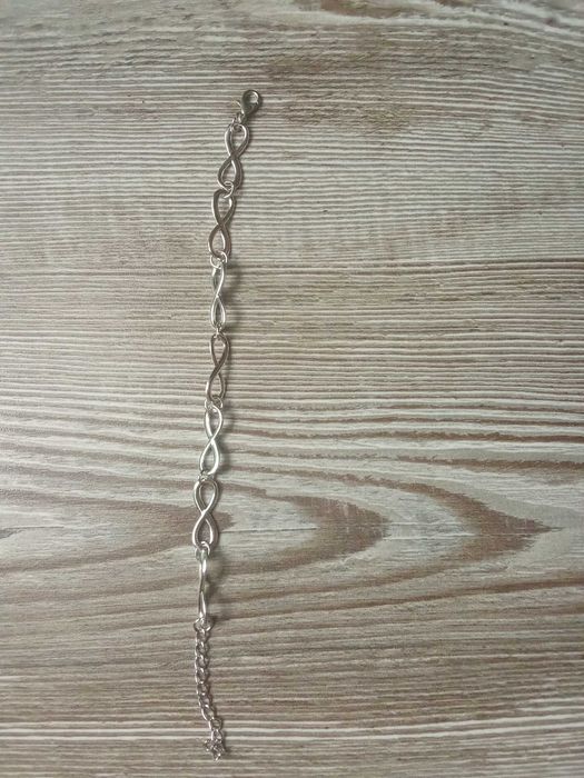 Нова Гривна на безкрайност