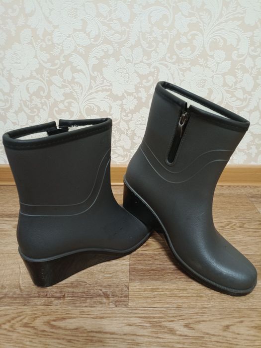 Продам резиновые сапоги