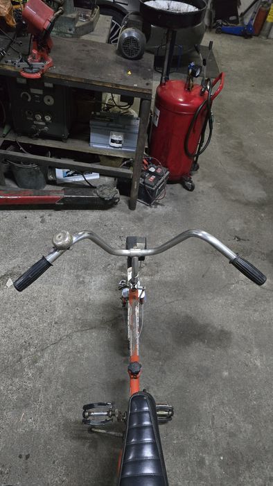 Балканче със спукани гуми