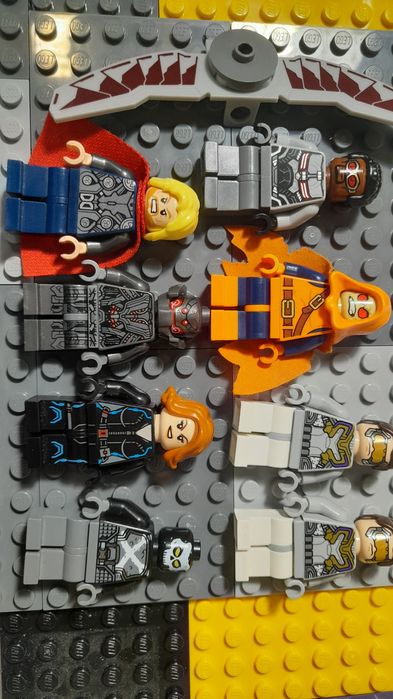 Продам лего фигурки