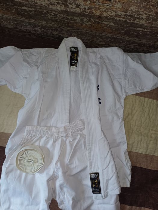 Екип за карате 140 см