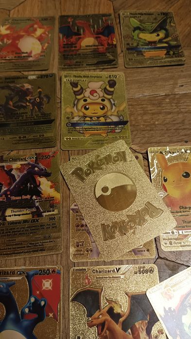Золотистые карточки Pokemon